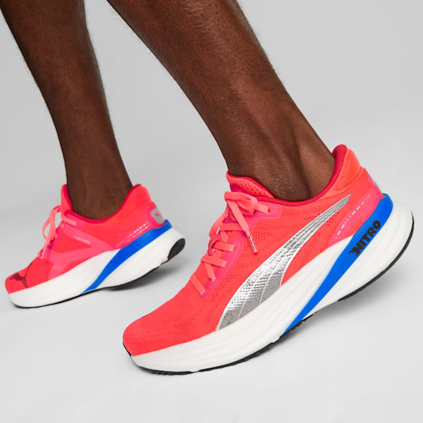 Tenis de correr Magnify NITRO 2 para hombre, Fire Orchid-Ultra Blue, extralarge